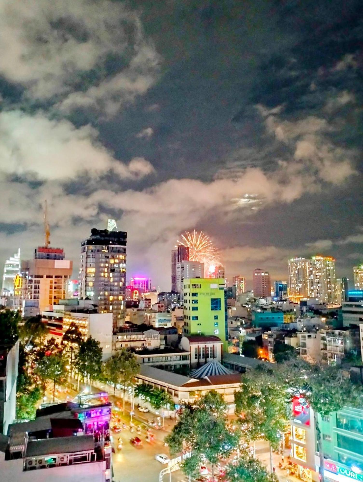 Gemini Saigon Luxury Hotel โฮจิมินห์ซิตี้ ภายนอก รูปภาพ